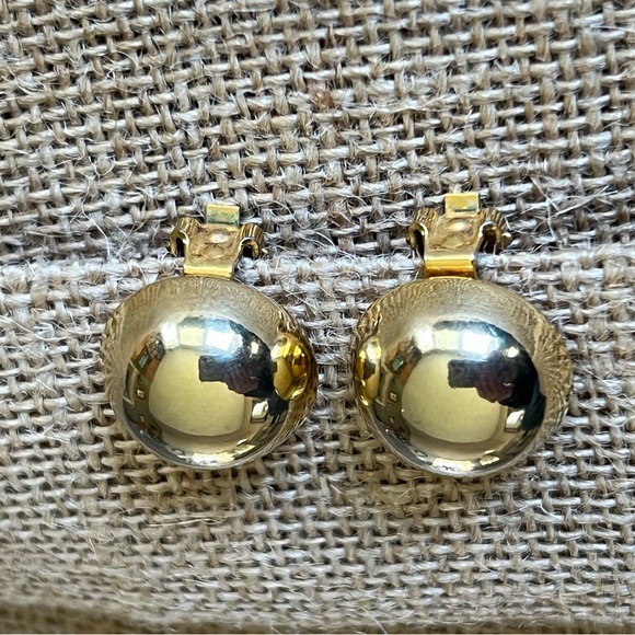Hobe Clip-On Earrings - Picture 3 of 8